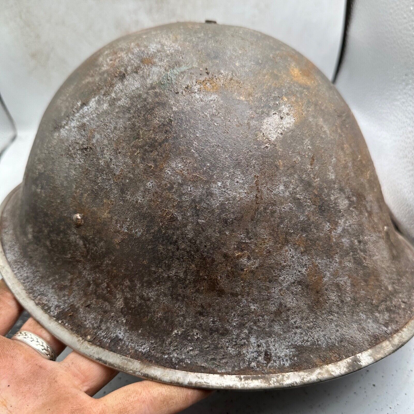 Mk3 Canadian / British Army Original WW2 Turtle Helmet High Rivet - The Militaria Shop