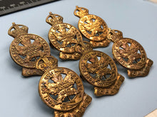 Charger l'image dans la galerie, Genuine WW2 Canadian Army Royal Montreal Regiment Cap Badge - The Militaria Shop