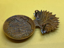 Charger l'image dans la galerie, Original British Army Victorian Royal Dublin Fusiliers Glengarry Badge - The Militaria Shop