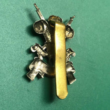 Charger l'image dans la galerie, Original WW2 British Army 3rd Carabiniers Regiment Cap Badge - The Militaria Shop