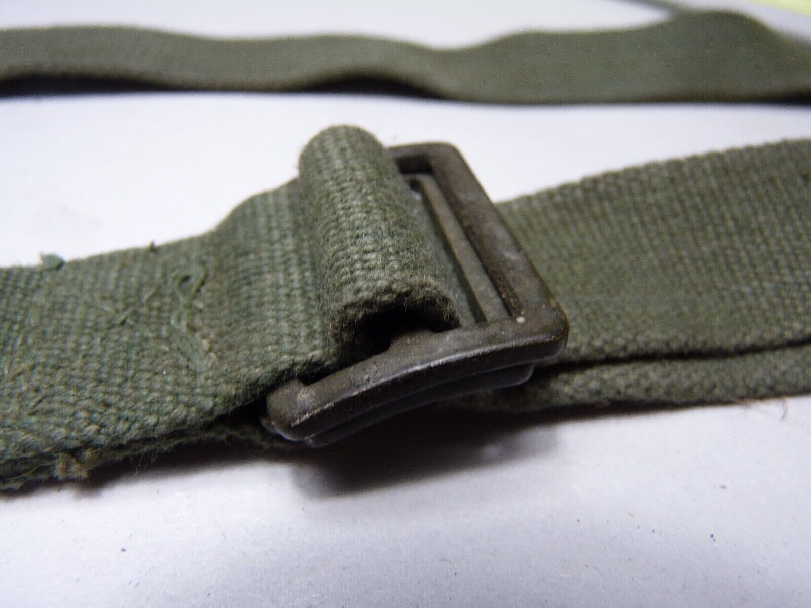Original WW2 British Army 44 Pattern Shoulder / Extended Equipment Strap - 1945 - The Militaria Shop