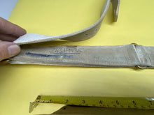 Lade das Bild in den Galerie-Viewer, Original British Army White Buff Leather Guards Belt Approx 30" Waist - The Militaria Shop