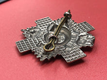 Load image into Gallery viewer, Original WW2 British Army Kings Crown Cap Badge - Highland Light Infantry - The Militaria Shop