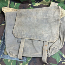 Charger l'image dans la galerie, British Army / RAF 37 Pattern Large Pack - WW2 Pattern -Used Condition Original - The Militaria Shop