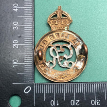 Load image into Gallery viewer, Original WW1 British Army Second Life Guards Cap Badge George V - The Militaria Shop