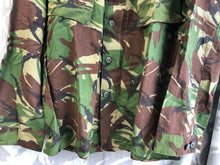 Load image into Gallery viewer, Size 190/104 - Vintage British Army DPM Lightweight Combat Jacket Smock - The Militaria Shop