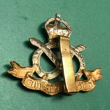 Load image into Gallery viewer, Original WW2 British Army South Staffordshire Regiment Cap Badge - The Militaria Shop