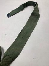 Charger l'image dans la galerie, Original WW2 British Army 44 Pattern Shoulder Cross Straps Set - 1945 Dated - The Militaria Shop