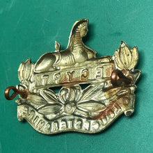Load image into Gallery viewer, Original WW1/WW2 British Army Gloucestershire Regiment Cap Badge - The Militaria Shop