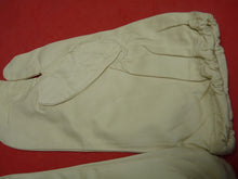 Charger l'image dans la galerie, Original WW2 British Army Gunners Winter White Gloves - Dated 1941 - The Militaria Shop