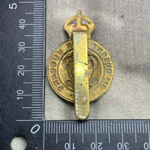 Load image into Gallery viewer, Original WW2 7th Queen's Own Hussars British Army Cap Badge - The Militaria Shop