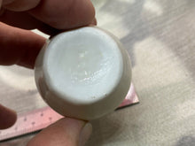 Lade das Bild in den Galerie-Viewer, Original Vintage Crested China Ware Vase - Ryde - Isle of Wight - The Militaria Shop