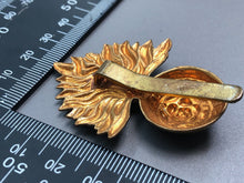Load image into Gallery viewer, Original WW2 The Royal Fusiliers Cap Badge - The Militaria Shop