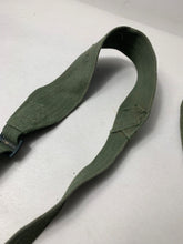 Charger l'image dans la galerie, Original WW2 British Army 44 Pattern Shoulder Cross Straps Set - 1945 Dated - The Militaria Shop