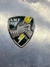 Charger l'image dans la galerie, Allied Mobile Force Commemorative Plate with Enamel Badge - ALLY EXPRESS Turkey - The Militaria Shop