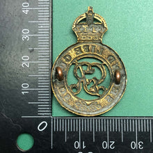 Load image into Gallery viewer, Original WW1 British Army Second Life Guards Cap Badge George V - The Militaria Shop