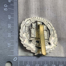 Load image into Gallery viewer, Original WW2 Northamptonshire Regiment British Army Cap Badge - The Militaria Shop