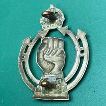 Load image into Gallery viewer, Original WW2 Royal Armoured Corps - Kings Crown British Army Cap Badge - The Militaria Shop