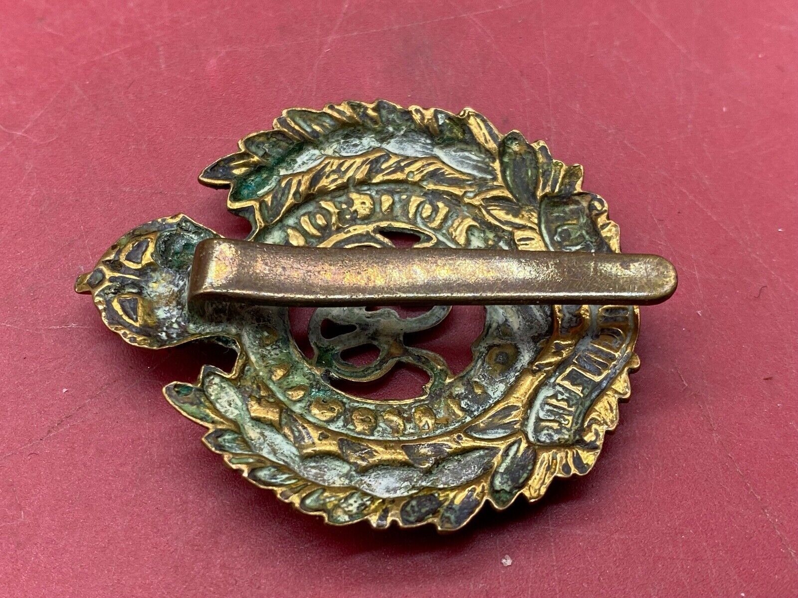 British Army RVI Royal Engineers Brass Cap Badge - The Militaria Shop