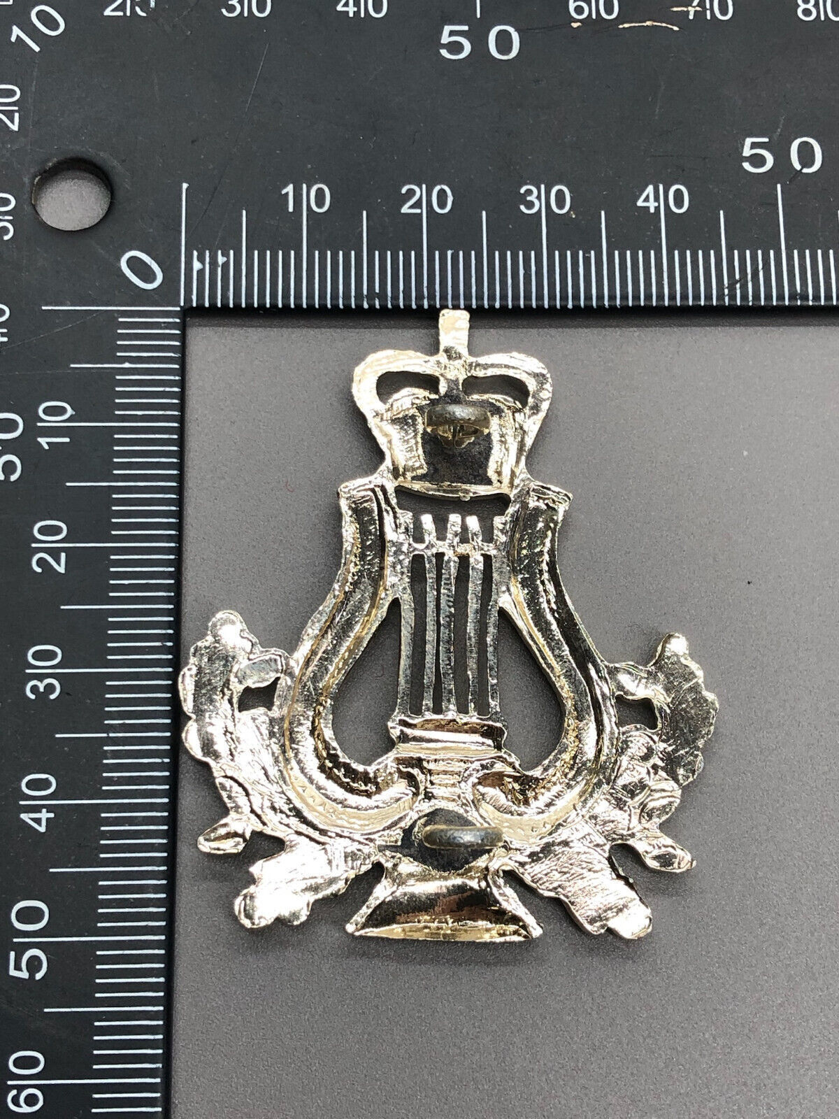 Genuine British Army Musicians / Bandsmans Cap Badge - The Militaria Shop