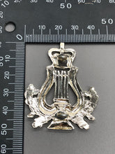 Load image into Gallery viewer, Genuine British Army Musicians / Bandsmans Cap Badge - The Militaria Shop