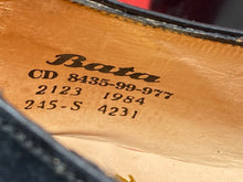 Charger l'image dans la galerie, British Royal Navy Women's Black Leather Shoes. Brand new unissued. Size 24 - The Militaria Shop