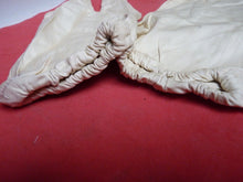 Load image into Gallery viewer, Original WW2 British Army Gunners Winter White Gloves - 1942 - The Militaria Shop