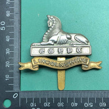 Load image into Gallery viewer, Original WW2 British Army Cap Badge - The Lincolnshire Regiment - The Militaria Shop