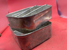 Lade das Bild in den Galerie-Viewer, Original WW2 British Army Soldiers Mess Tin Set - Two Piece - Fold Out Handles - The Militaria Shop
