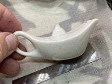 Lade das Bild in den Galerie-Viewer, Original Vintage Crested China Ware Magic Lamp - RYDE - Isle of Wight - The Militaria Shop