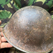 Charger l'image dans la galerie, Original WW2 British / Canadian Army Mk3 Turtle Helmet - The Militaria Shop