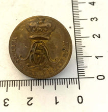 Charger l'image dans la galerie, A Victorian Crown WILTSHIRE REGIMENT - London made tunic button. Approx 27mm - The Militaria Shop