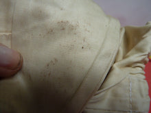 Load image into Gallery viewer, Original WW2 British Army Gunners Winter White Gloves - 1942 - The Militaria Shop