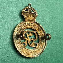 Load image into Gallery viewer, Original WW1 British Army Second Life Guards Cap Badge George V - The Militaria Shop