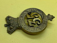 Charger l'image dans la galerie, Original British Army - Victorian 35th Royal Sussex Glengarry Cap Badge - The Militaria Shop
