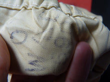 Load image into Gallery viewer, Original WW2 British Army Gunners Winter White Gloves - 1943 - The Militaria Shop