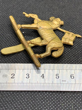 Load image into Gallery viewer, Genuine WW2 British Army The Queens Royal Regiment Cap Badge - The Militaria Shop