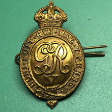 Load image into Gallery viewer, Original WW1 British Army Household Battalion Cap Badge - The Militaria Shop