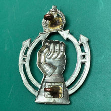 Load image into Gallery viewer, Original WW2 British Army Cap Badge - Royal Armoured Corps - Kings Crown - The Militaria Shop
