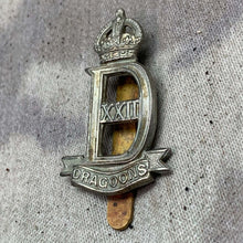 Charger l'image dans la galerie, Original WW2 British Army 22nd Dragoon Guards Cap Badge - King's Crown - The Militaria Shop