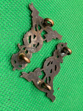 Load image into Gallery viewer, WW1 / WW2 British Army Officer's Pioneer / Labour Corps Bronze Collar Badge - The Militaria Shop