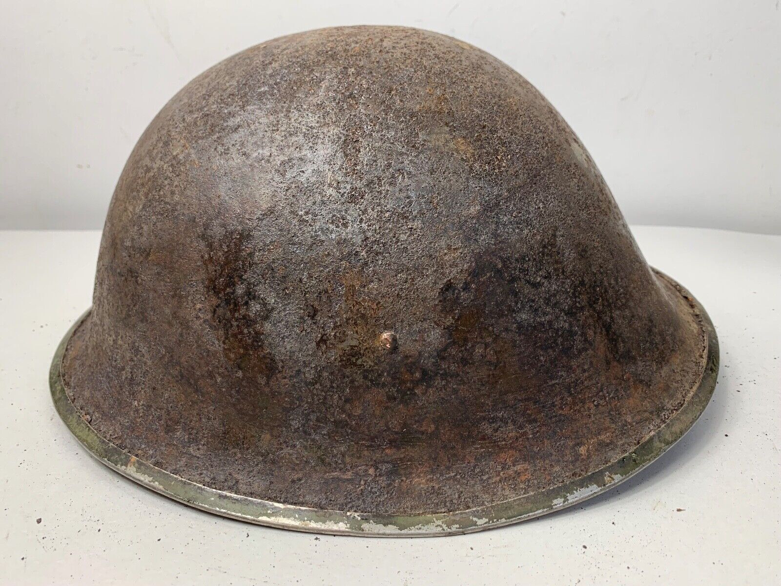 Mk3 Canadian / British Army Original WW2 Turtle Helmet High Rivet - The Militaria Shop