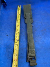 Lade das Bild in den Galerie-Viewer, Original WW2 British Army 44 Pattern Shoulder Strap - 1945 Dated - The Militaria Shop