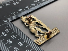 Load image into Gallery viewer, Original WW1 British Army Warwickshire Imperial Yeomanry Cap Badge - The Militaria Shop