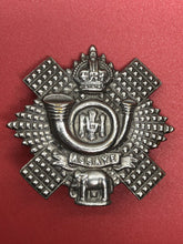 Load image into Gallery viewer, Original WW2 British Army Kings Crown Cap Badge - Highland Light Infantry - The Militaria Shop