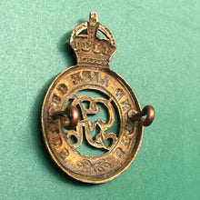 Load image into Gallery viewer, Original WW1 British Army Second Life Guards Cap Badge George V - The Militaria Shop