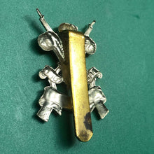 Charger l'image dans la galerie, Original WW2 British Army 3rd Carabiniers Regiment Cap Badge - The Militaria Shop