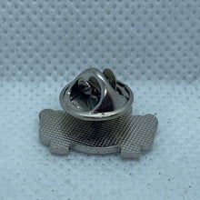 Charger l'image dans la galerie, 17th / 21st Lancers - NEW British Army Military Cap/Tie/Lapel Pin Badge #36 - The Militaria Shop