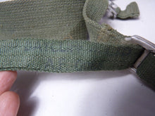 Lade das Bild in den Galerie-Viewer, Original WW2 British Army 44 Pattern Shoulder Cross Straps Set - 1945 Dated - The Militaria Shop