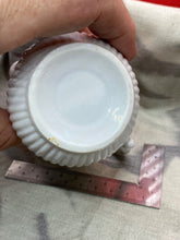 Charger l'image dans la galerie, Original Vintage Crested China Ware Cup - Isle of Wight - The Militaria Shop